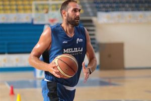 Óliver Arteaga a sus 40 años, al servicio del baloncesto