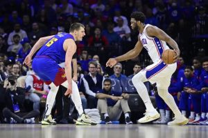 Noche NBA: Celtics vencen el superclásico a Lakers; Embiid se hace gigante ante Jokic