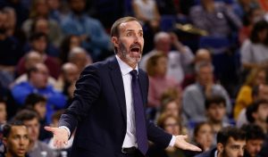 Una pizarra viral, un robo y una salida: Así han sido las últimas horas del Murcia