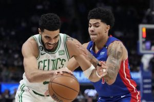 Noche NBA: Continúa la lucha entre Celtics y Bucks; Thompson sube hasta los 42 puntos