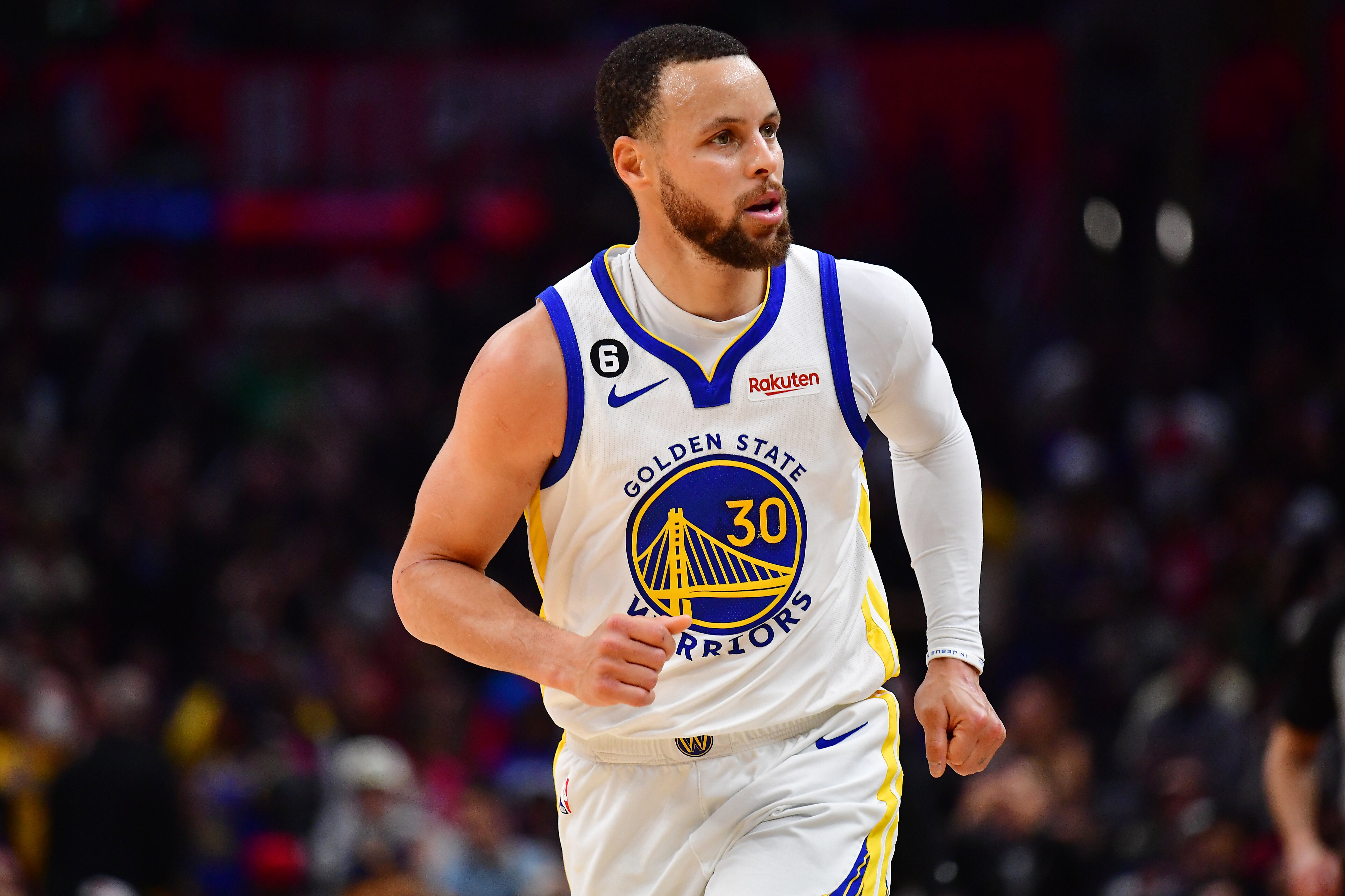 Stephen Curry bate un récord del que no se está hablando tanto