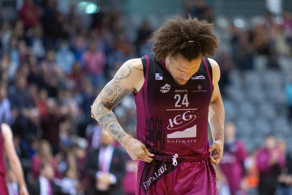 Michael Carrera cambia de equipo en la recta final de la temporada