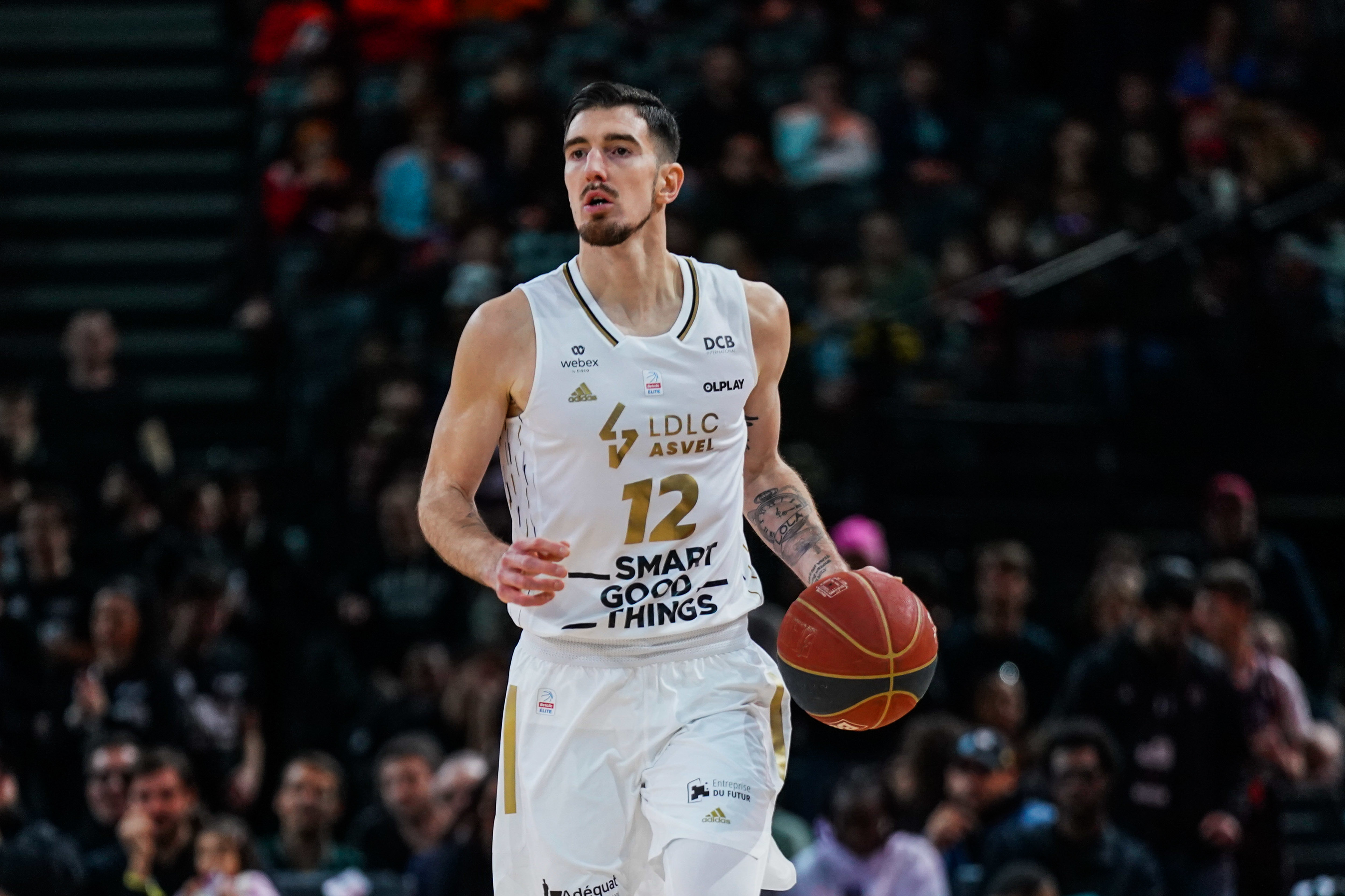 Nando De Colo sigue haciendo historia en la Euroliga