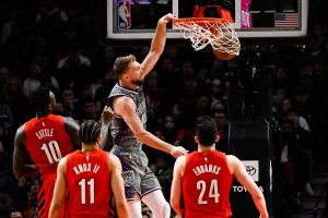 Resumen NBA: Kings pone fin a 16 años sin Playoffs, Durant vuelve y vence