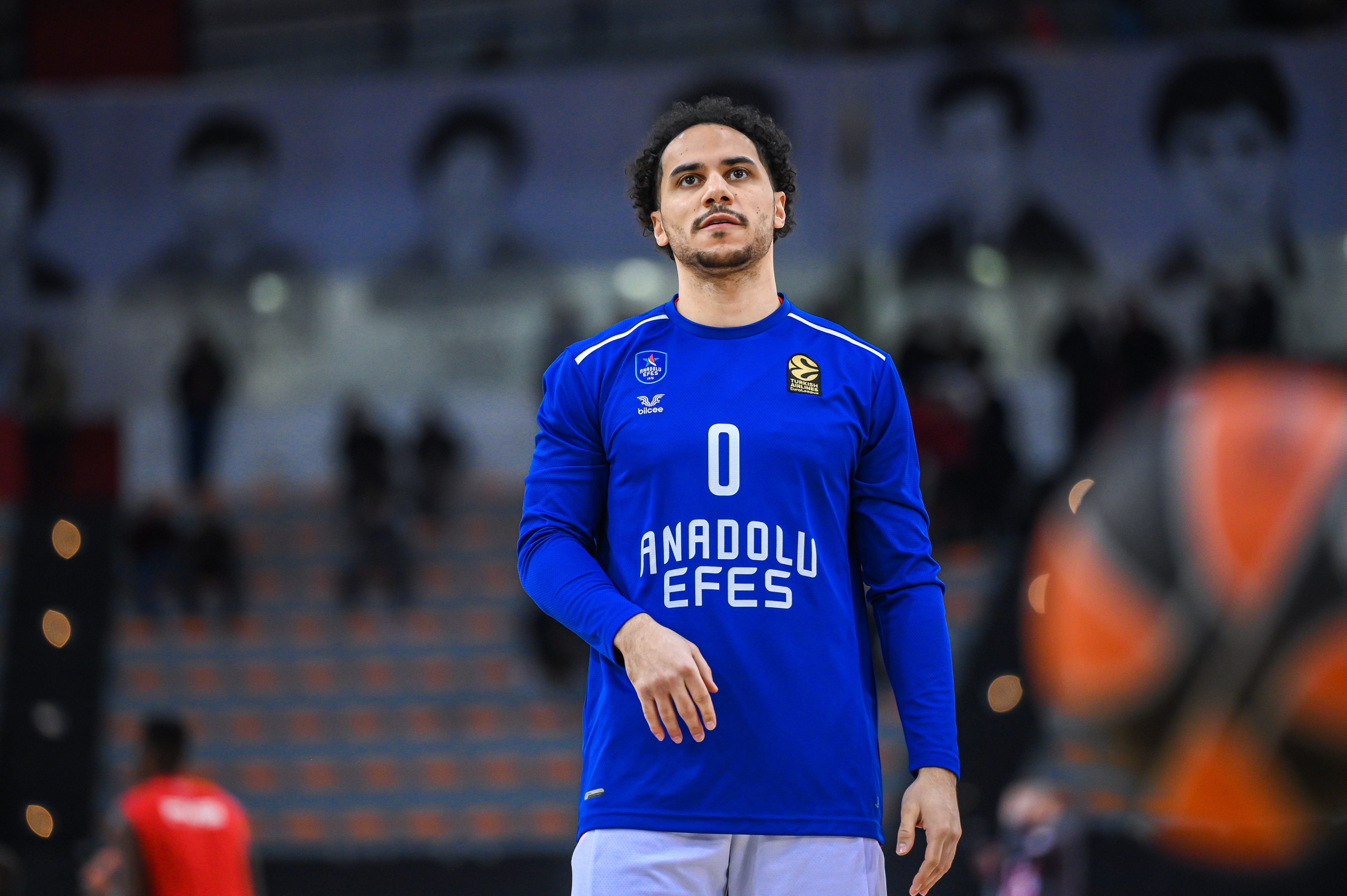 Shane Larkin la lía en Twitter