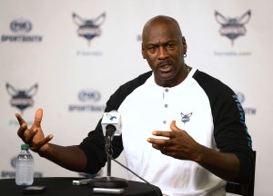 Michael Jordan se ha cansado de los Hornets