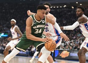 ¿Regresará Antetokounmpo esta noche con los Milwaukee Bucks?