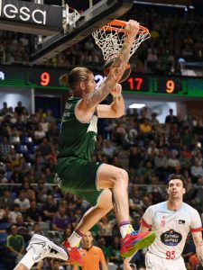 Unicaja: carpetazo al culebrón Osetkowski