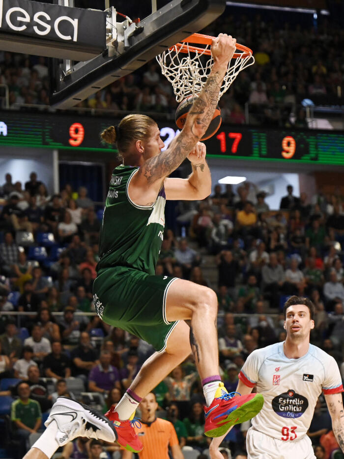 Unicaja: carpetazo al culebrón Osetkowski