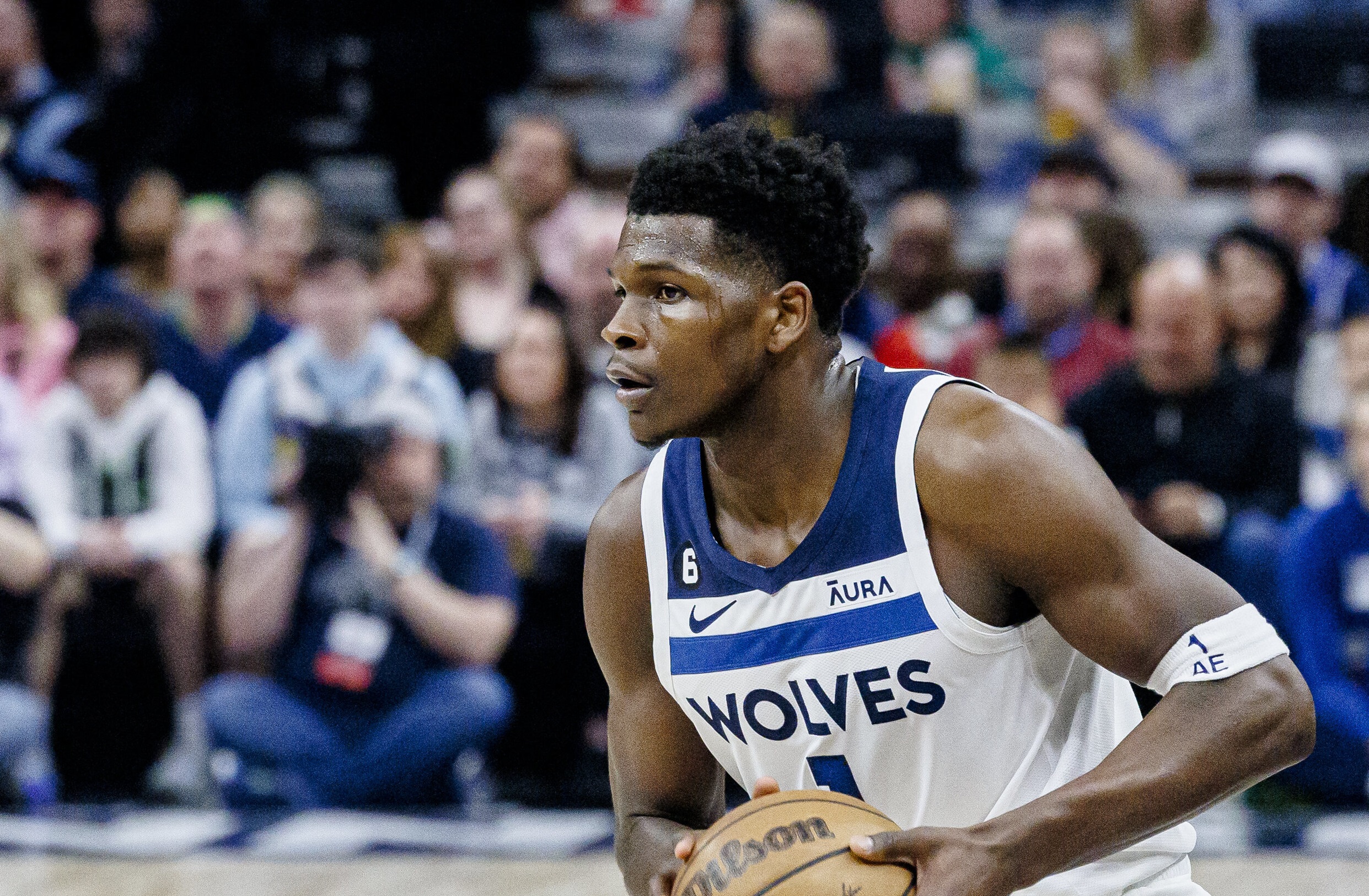 Anthony Edwards, citado por agresión por la policía de Denver