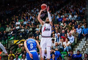 Treviso Basket vence a Virtus Bolonia en un partido con aroma a pasado