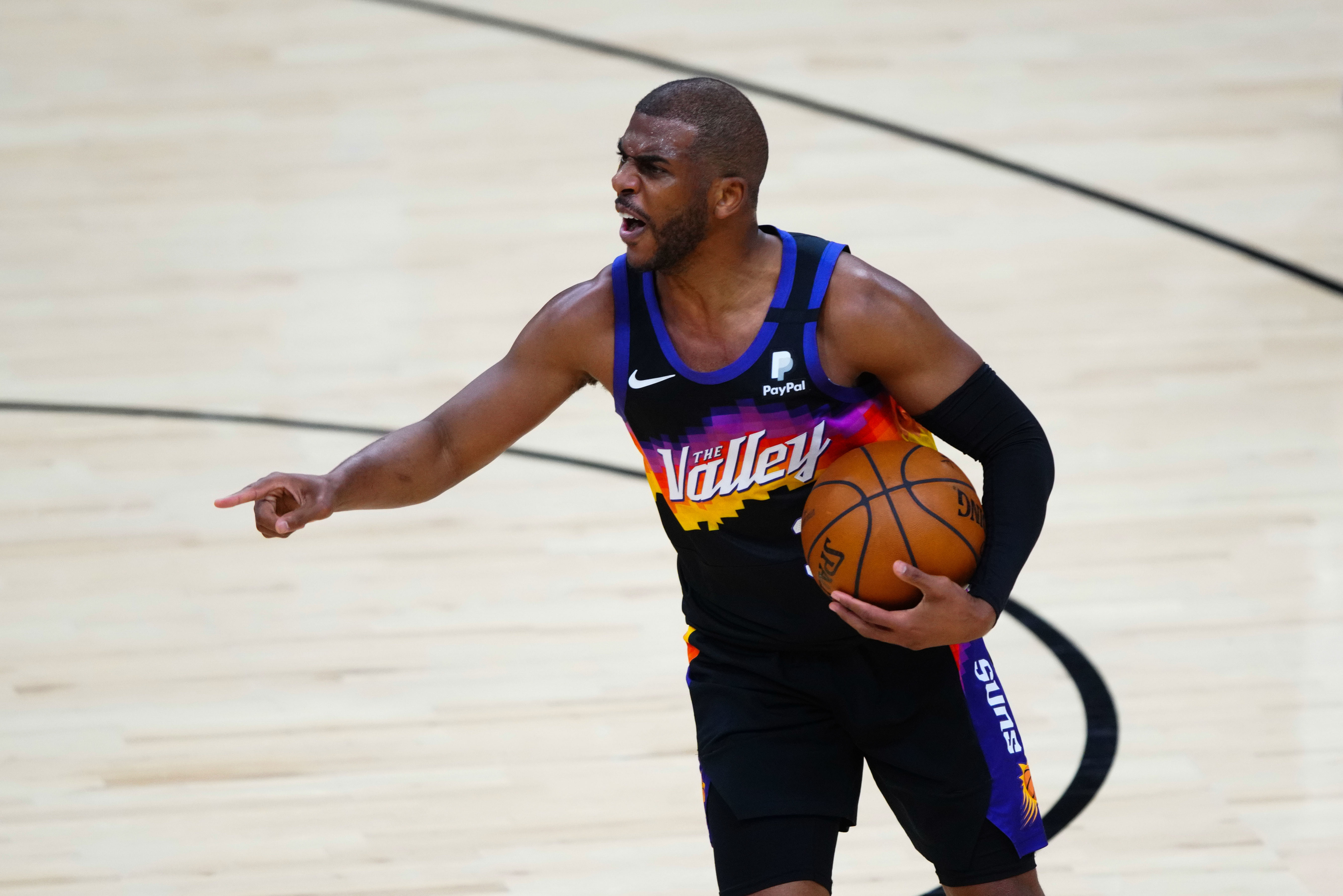 Phoenix Suns: Chris Paul rompe su maleficio de derrotas con un árbitro NBA