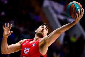 Nikola Milutinov podría volver a la Euroliga