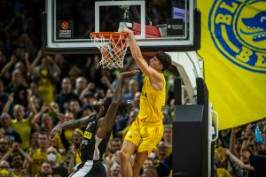 Jugadores europeos drafteados miran la NBA para el curso 2023-24