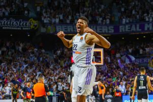 El Real Madrid escribe una historia única y una remontada heroica