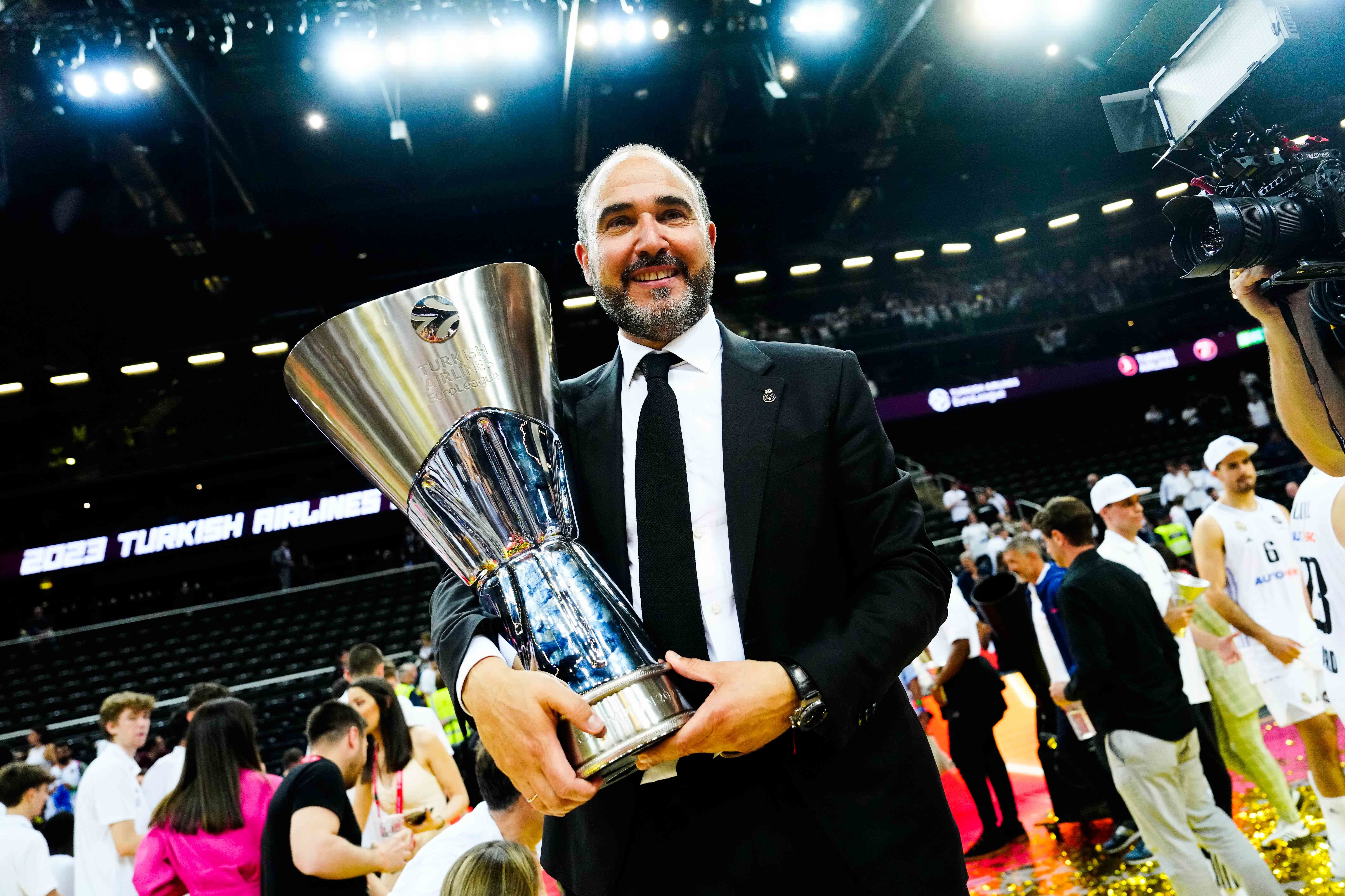 Tavares emociona a Chus Mateo en rueda de prensa, esto ha dicho