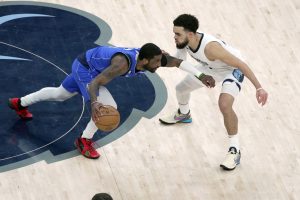 El comercio entre Mavs y Suns. ¿Irving puede entrar en el cambio?