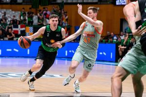 Valencia y Baskonia luchan por uno de los grandes tiradores de ACB