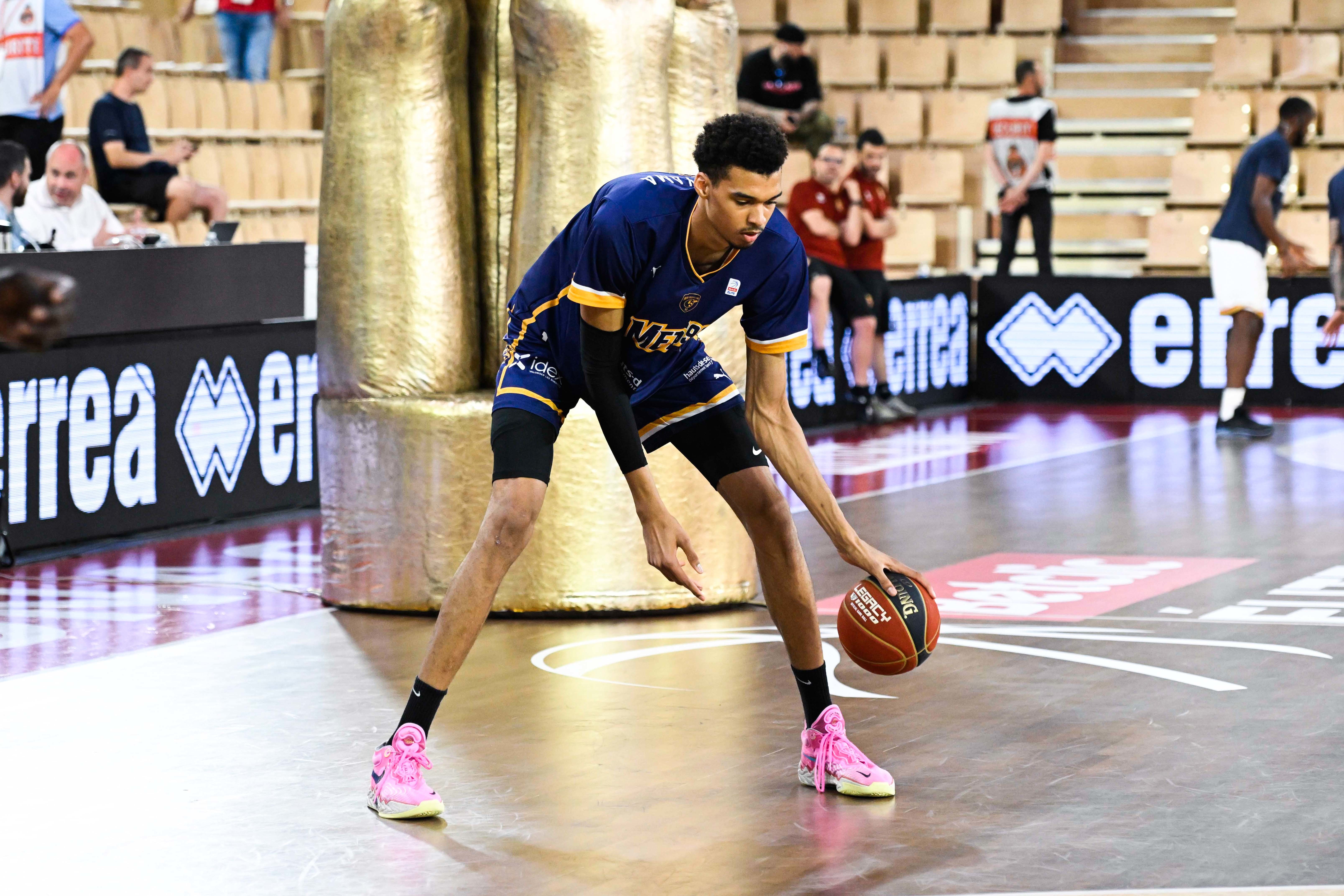 ¿Cómo funcionan los contratos de los rookies en la NBA?