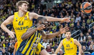 Dreamland Gran Canaria, con varias cartas sobre la mesa y dos favoritos