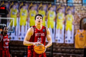 Palencia busca interior en Alemania y formar pareja interior junto a Iván Cruz