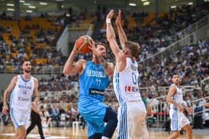 Mundial baloncesto 2023: Dos canastas sobre la bocina y una baja para Eslovenia (vídeo)