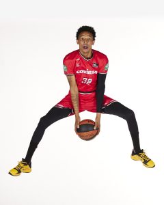 Coviran espera cerrar la línea exterior pescando en Europa