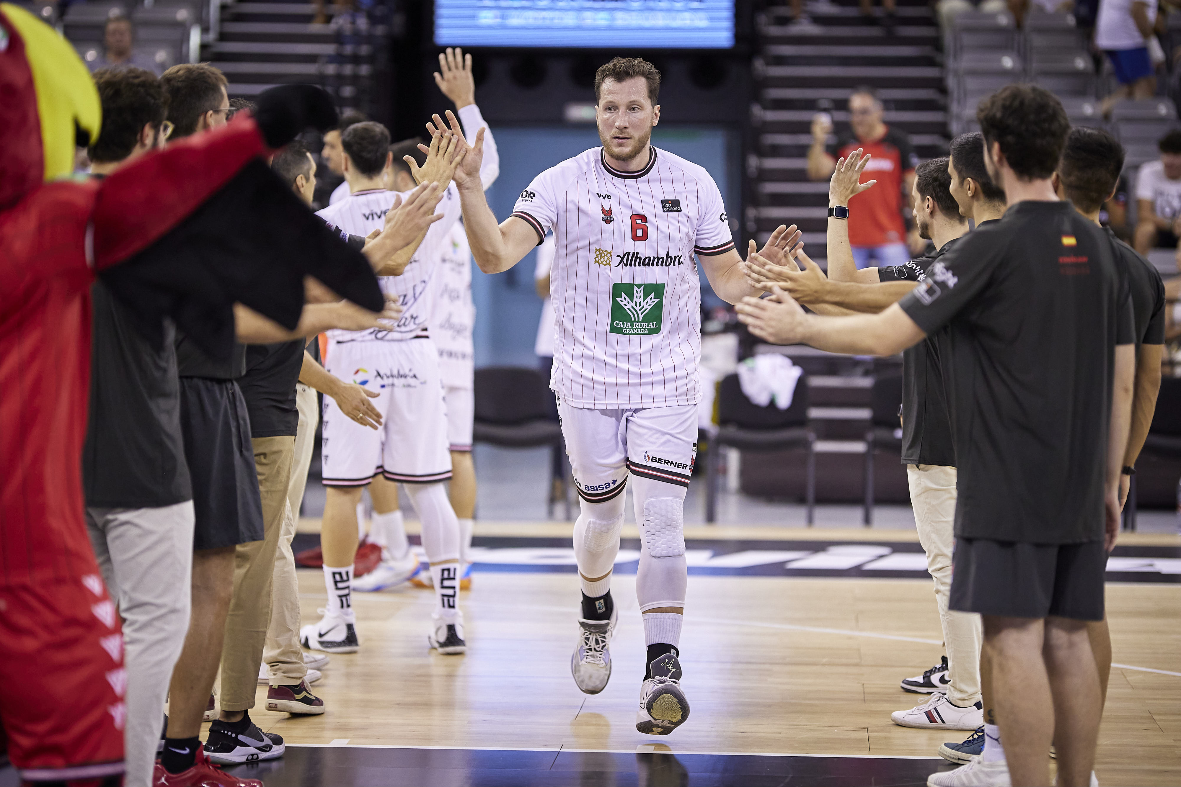 Sobre la bocina: Covirán Granada ficha un pívot pero sólo para un mes