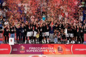 Luca Banchi gana la Supercoppa y se lo agradece a Scariolo