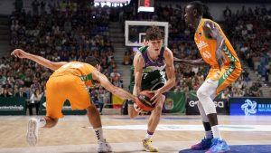 Mario Saint-Supéry espera su momento con Unicaja en crisis. Explicamos las razones