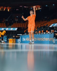 Juan Núñez vuelve a jugar sin el éxito esperado: Ulm pierde el liderato