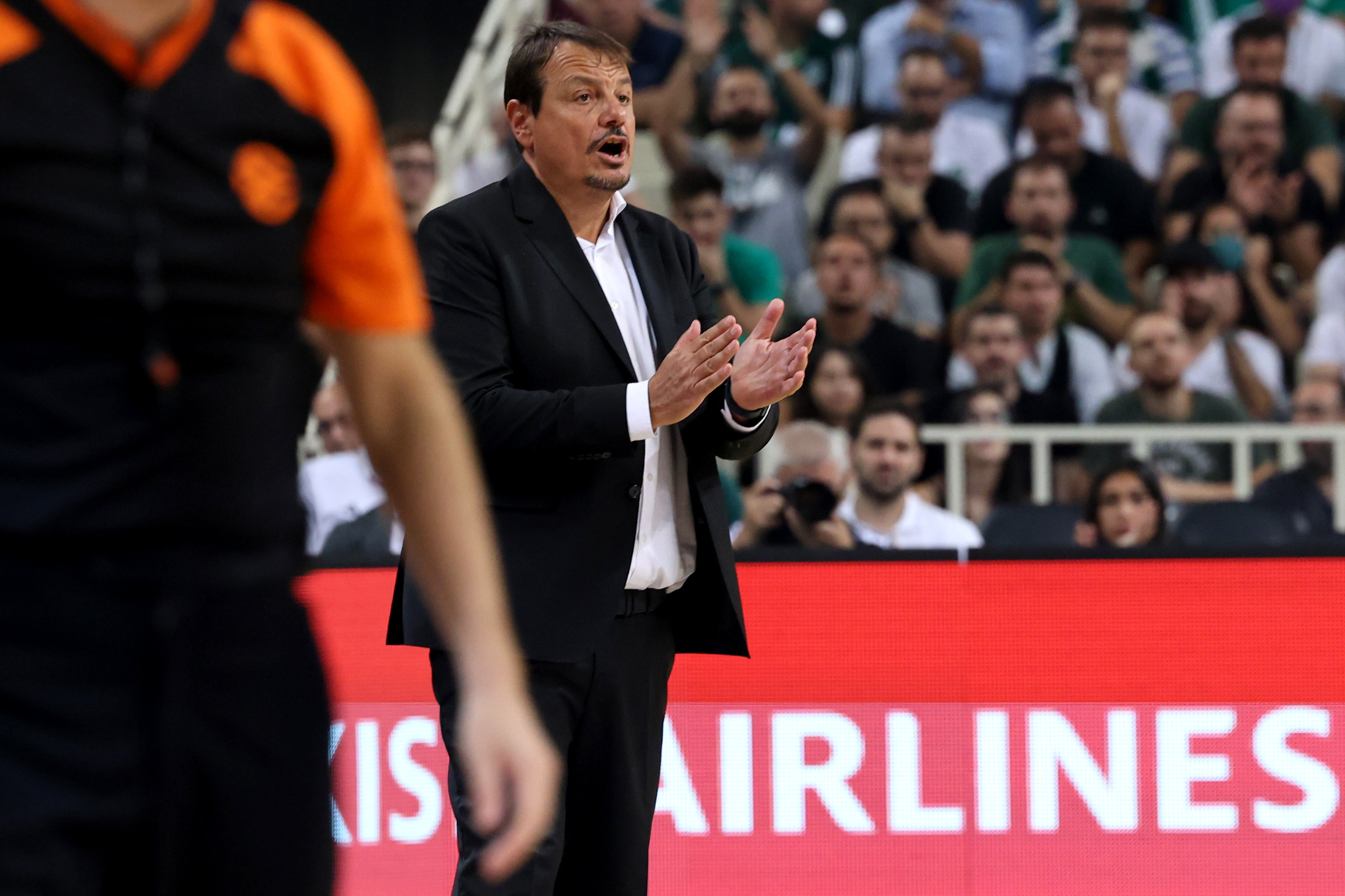 Ataman contra sus aficionados: “Es un pabellón grande, pero lo quiero lleno”