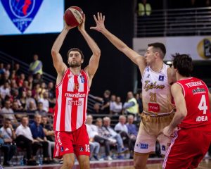 Estrella Roja: Espectacular inicio de unos de sus grandes fichajes