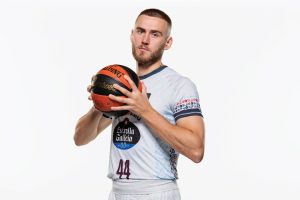 Tres Tinkle: “Me gusta considerarme una navaja suiza”