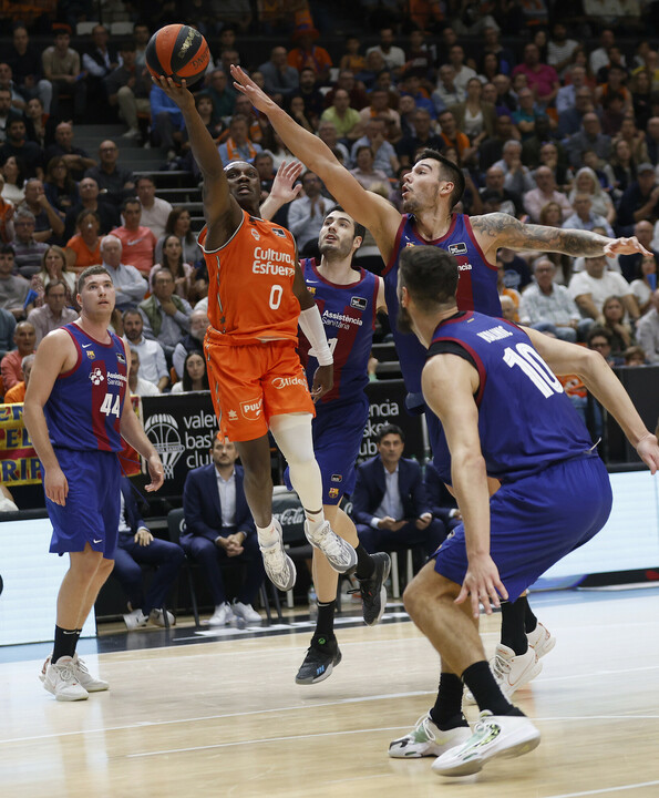 El mejor partido del fichaje estrella del Barça no sirve para ganar