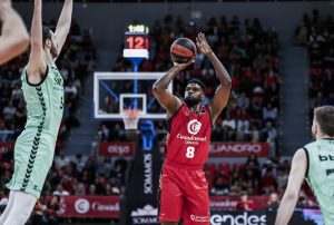 El todoterreno de Zaragoza que iba a salir cedido y ahora es indespensable