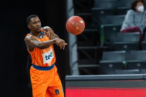 Estos dos jugadores fueron temporeros en la ACB y reclaman una segunda oportunidad