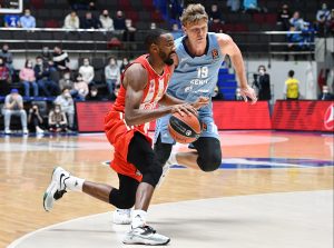 Rumores: Austin Hollins interesa a dos equipos top europeos. ¿De quién se tratan?