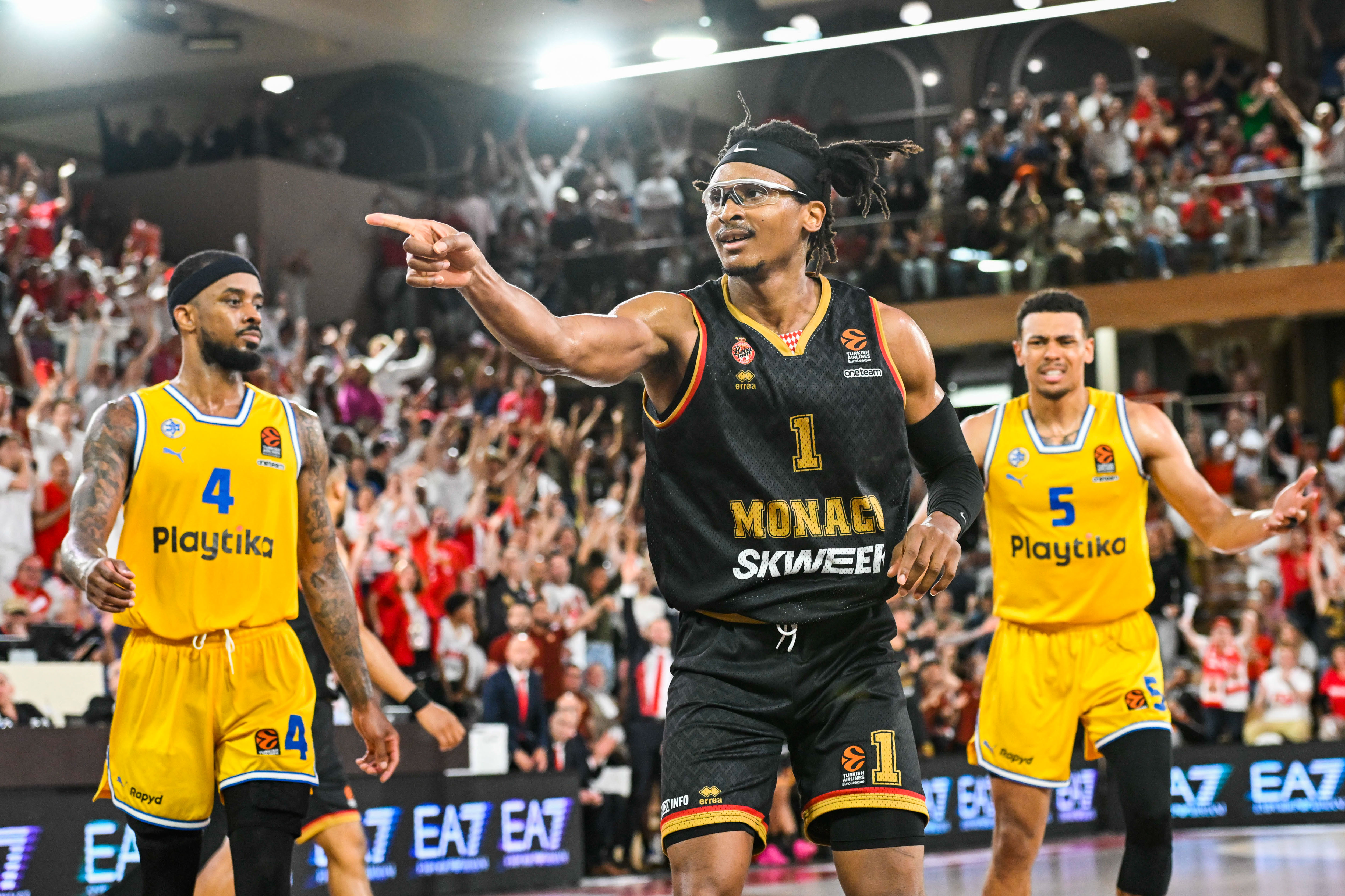 El Mónaco admite su error con Moneke: “Fue una decisión del entrenador”