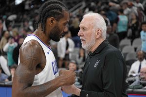 Increíble, Popovich para el partido y riñe a su público. ¿El gesto del año?