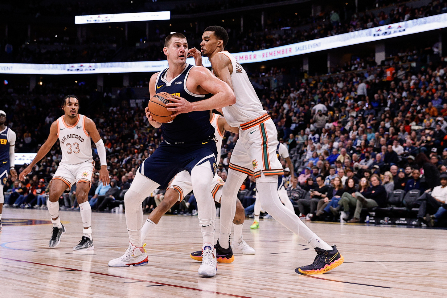 Nikola Jokic elogia a Wembanyama: “Dejad que cambie el juego”