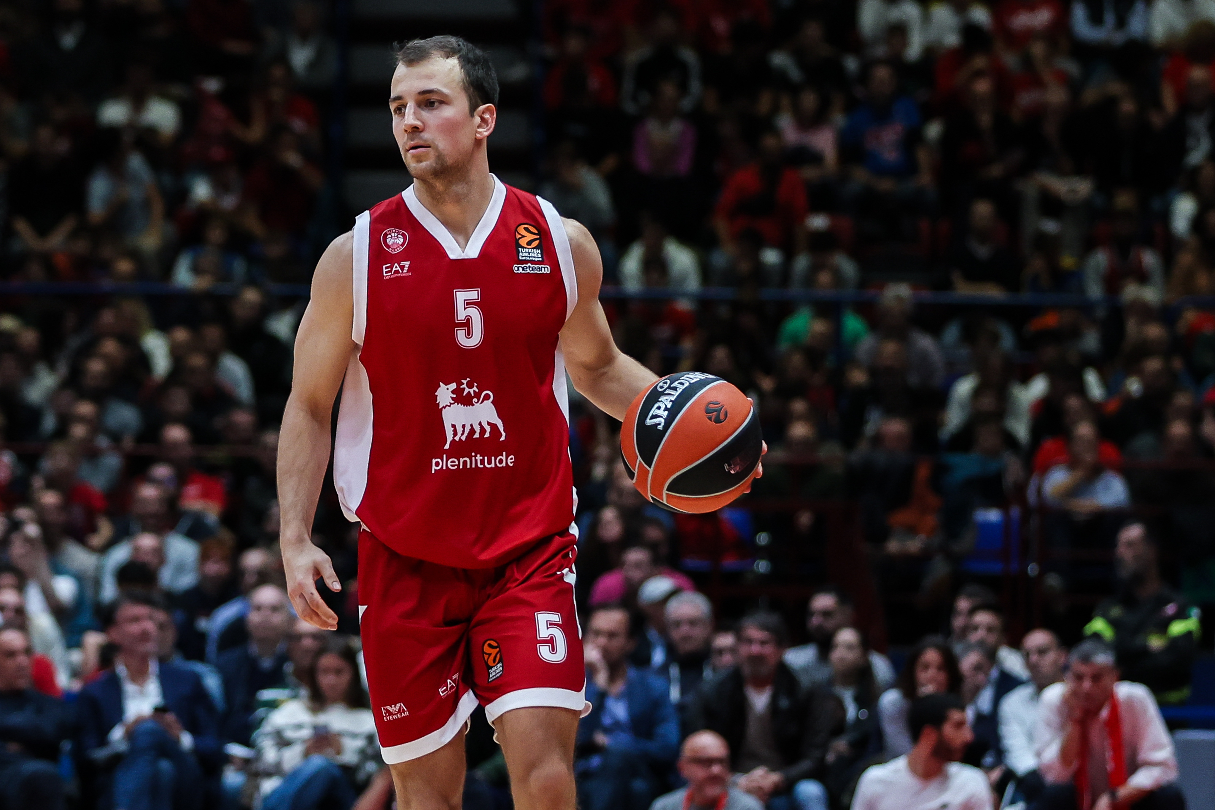Se relaciona a Kevin Pangos con este club Euroliga
