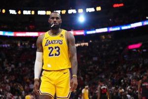 Comprobado: a LeBron James le cobraron menos faltas en los últimos tres años