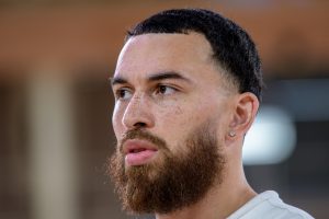Mike James se posiciona en el culebrón Messina-Pangos