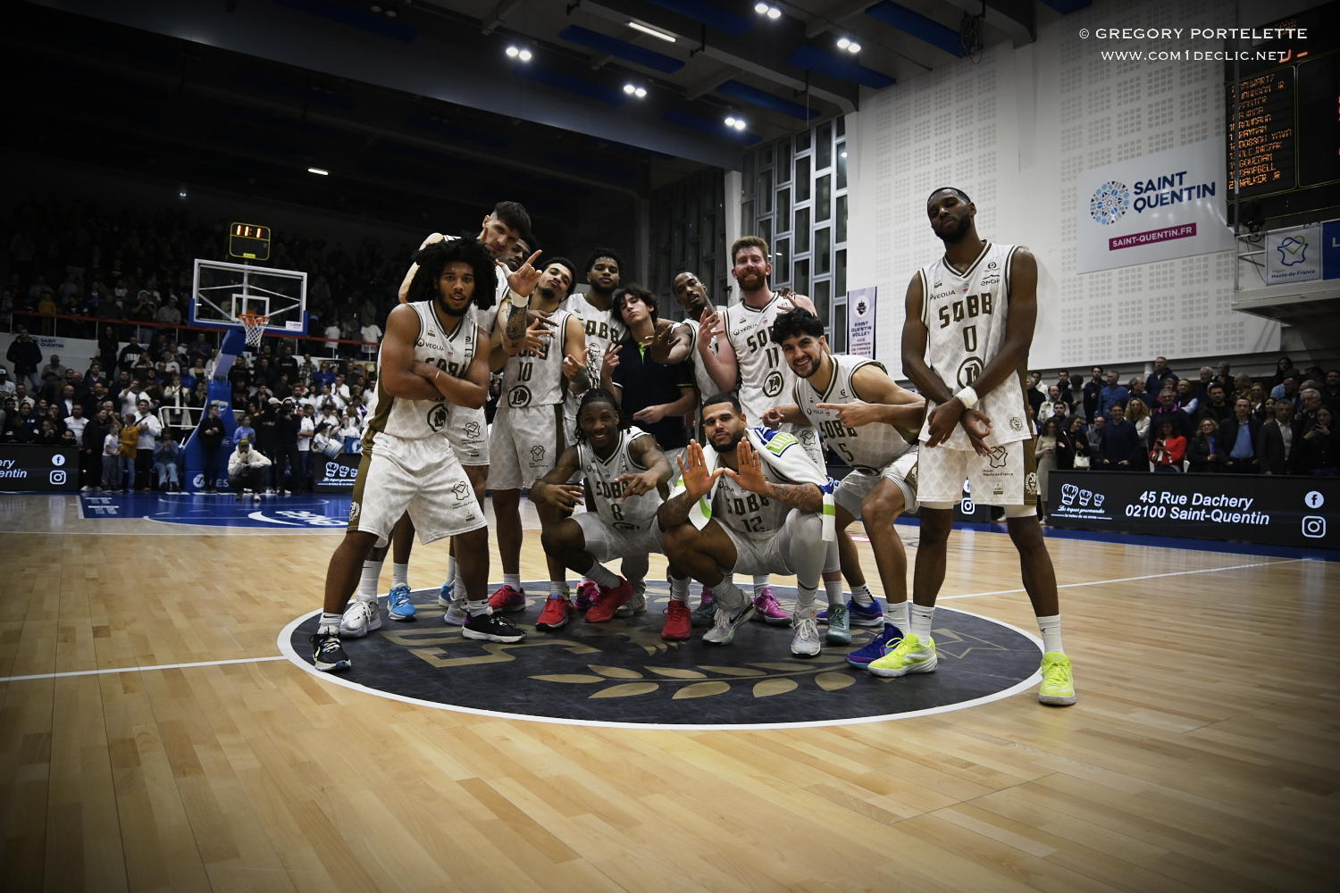 Un alley-oop descomunal en Francia, lo mejor de la jornada