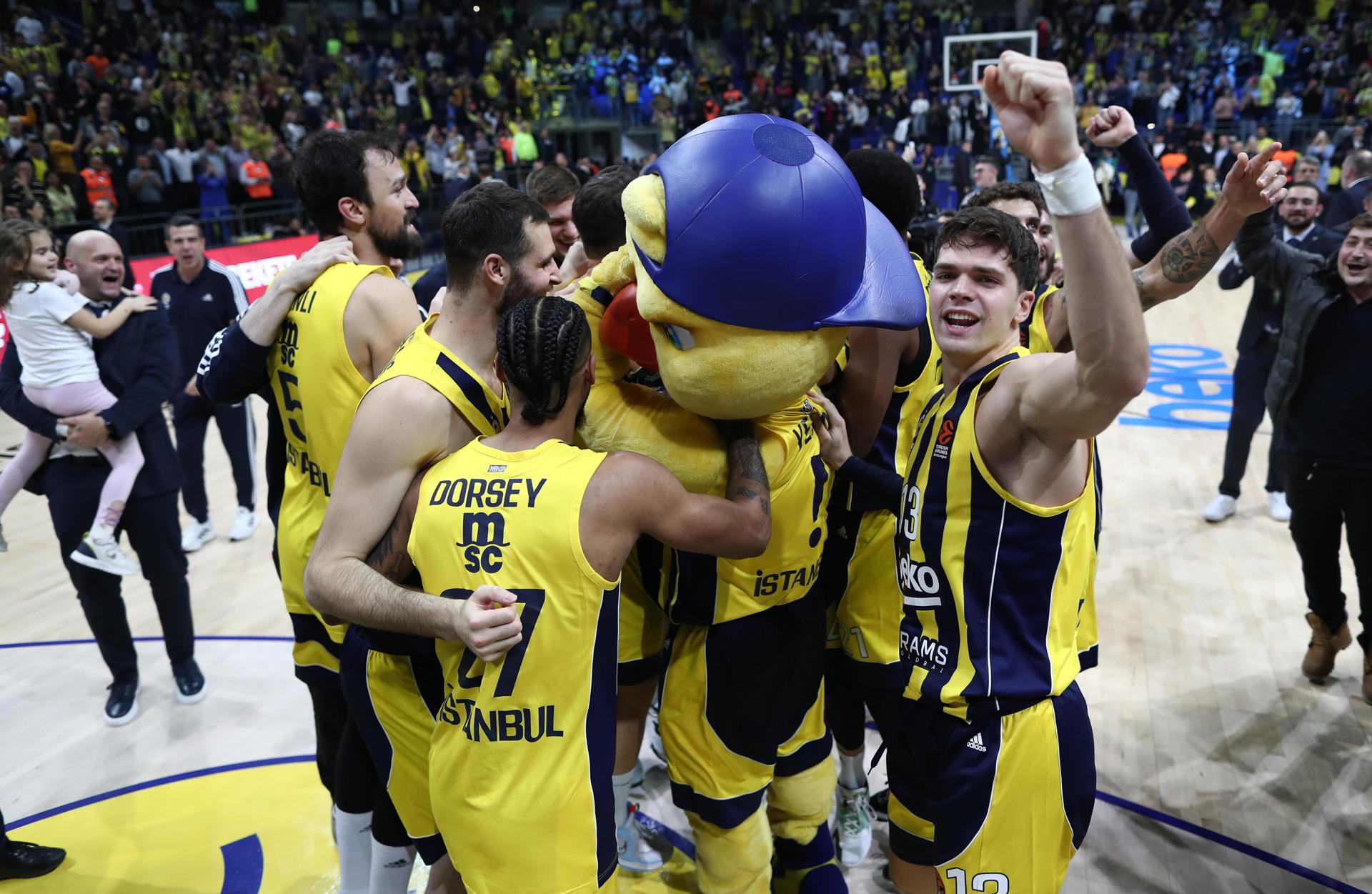 ¡Euroliga de locos! Perdió Real Madrid y una victoria separa a 10 equipos