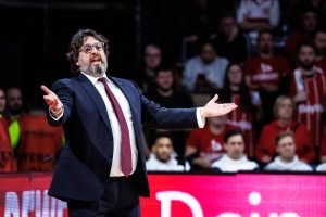 OFICIAL: Andrea Trinchieri de vuelta en un banquillo Euroliga
