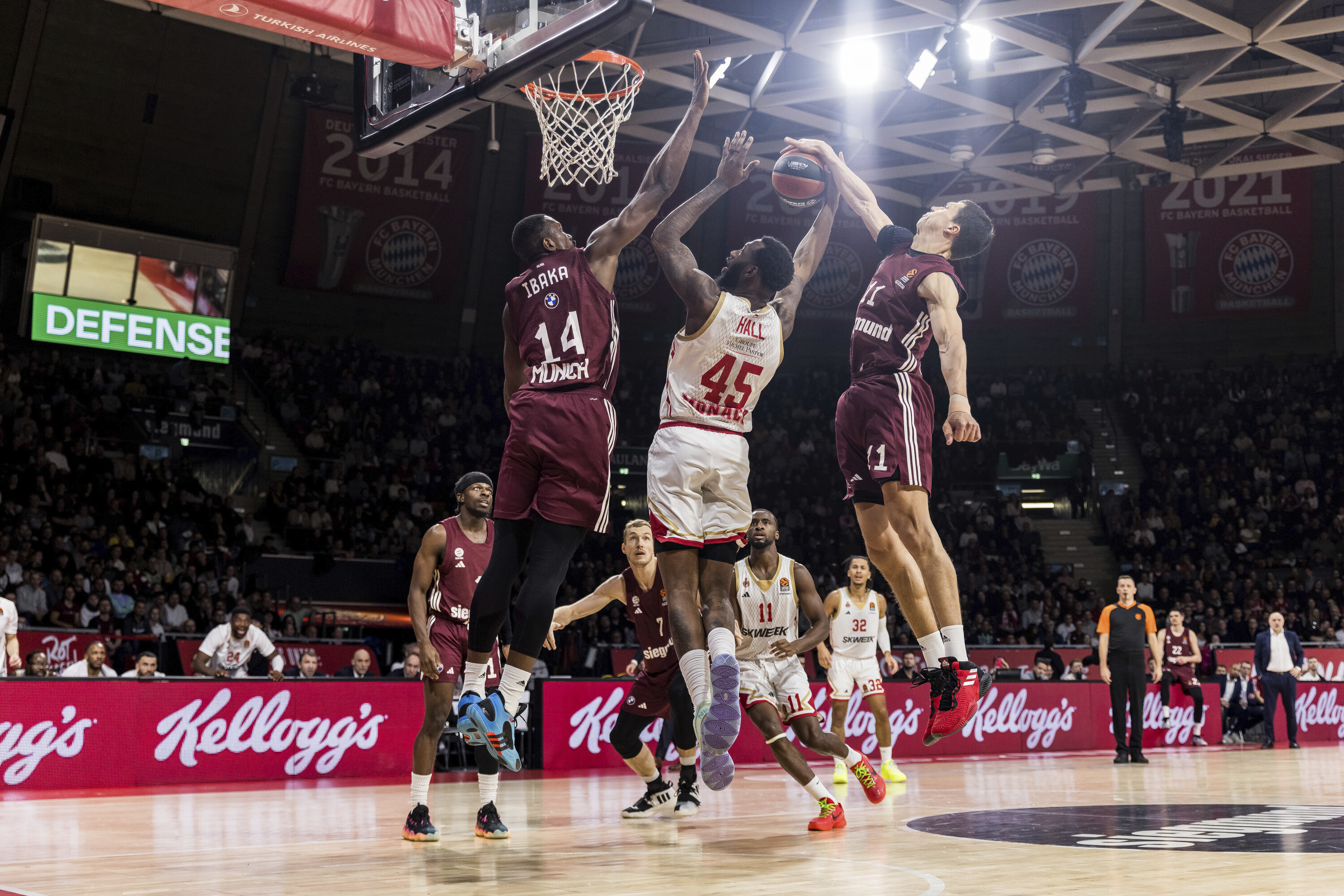 Impresionante canasta del Bayern y un Vladimir Lucic que vuelve a sonreír