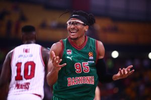 El ‘show’ de Chima Moneke: un tiro libre discutido y una conversación viral