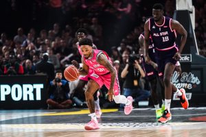 Milán no encuentra la tecla en el mercado: Otro base lo rechaza